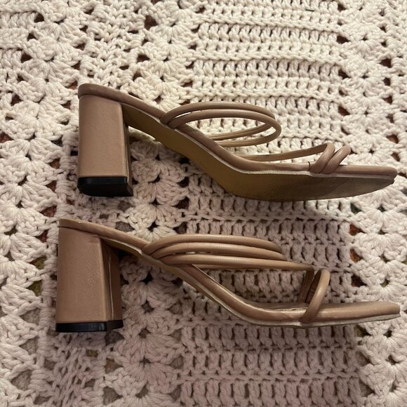 No Brand Tan Colored Strappy 3 1/4" Block Heel Sandals Size 39 - 8.5 - Picture 4 of 8
